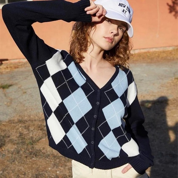 Brandy Melville argyle cardigan - Picture 2 of 3